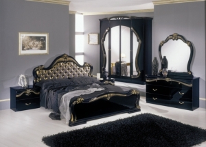 Черная мебель в комнате